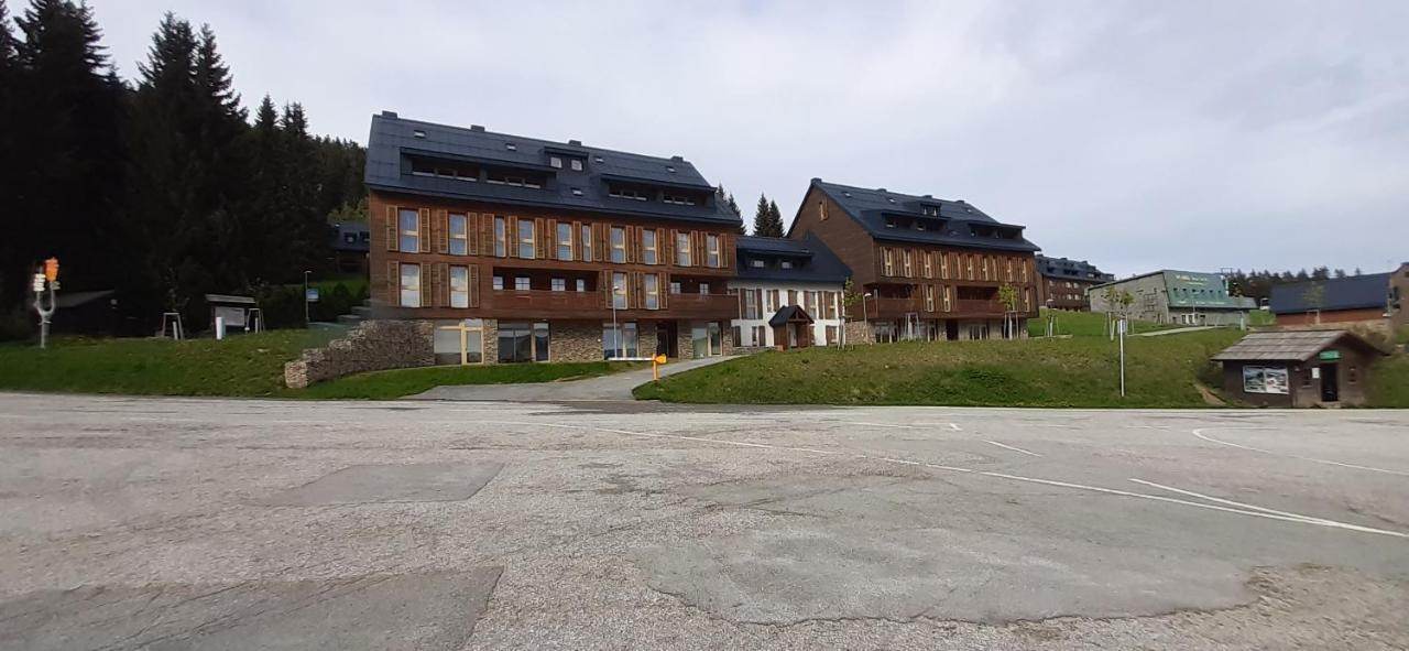 Apartman M5 Horní Mísečky Exterior foto